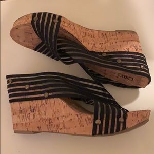 Size 9 Black and cork wedge